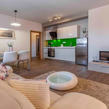 Istriensonne - Nasti 1 - 4 Mit Pool Apartament *
