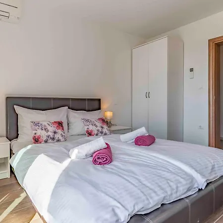 Apartment Istriensonne - Fewo Nasti 1 - 4 Mit Pool *