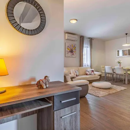 Istriensonne - Nasti 1 - 4 Mit Pool Apartment *